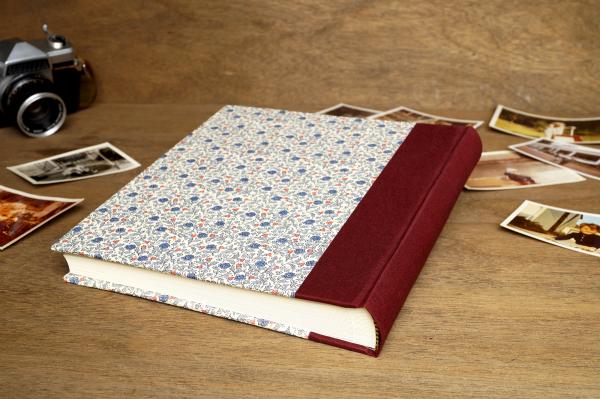 Solid craftsmanship photo album with rose motif